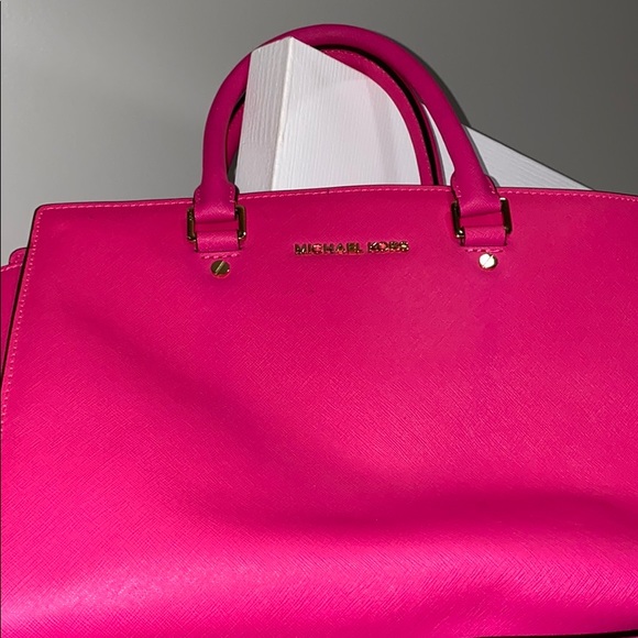 Michael Kors Handbags - Michael Kors Hot Pink